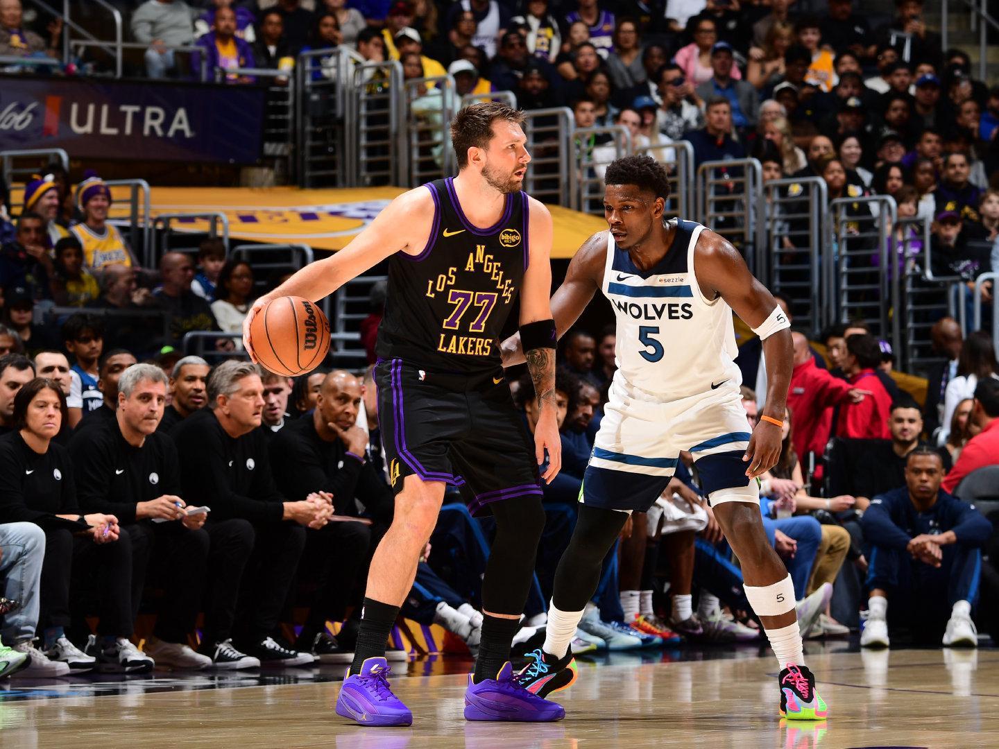 世界杯高清版本-湖人1日内3喜临门！詹姆斯不用着急复出，但东契奇想争冠真需要他