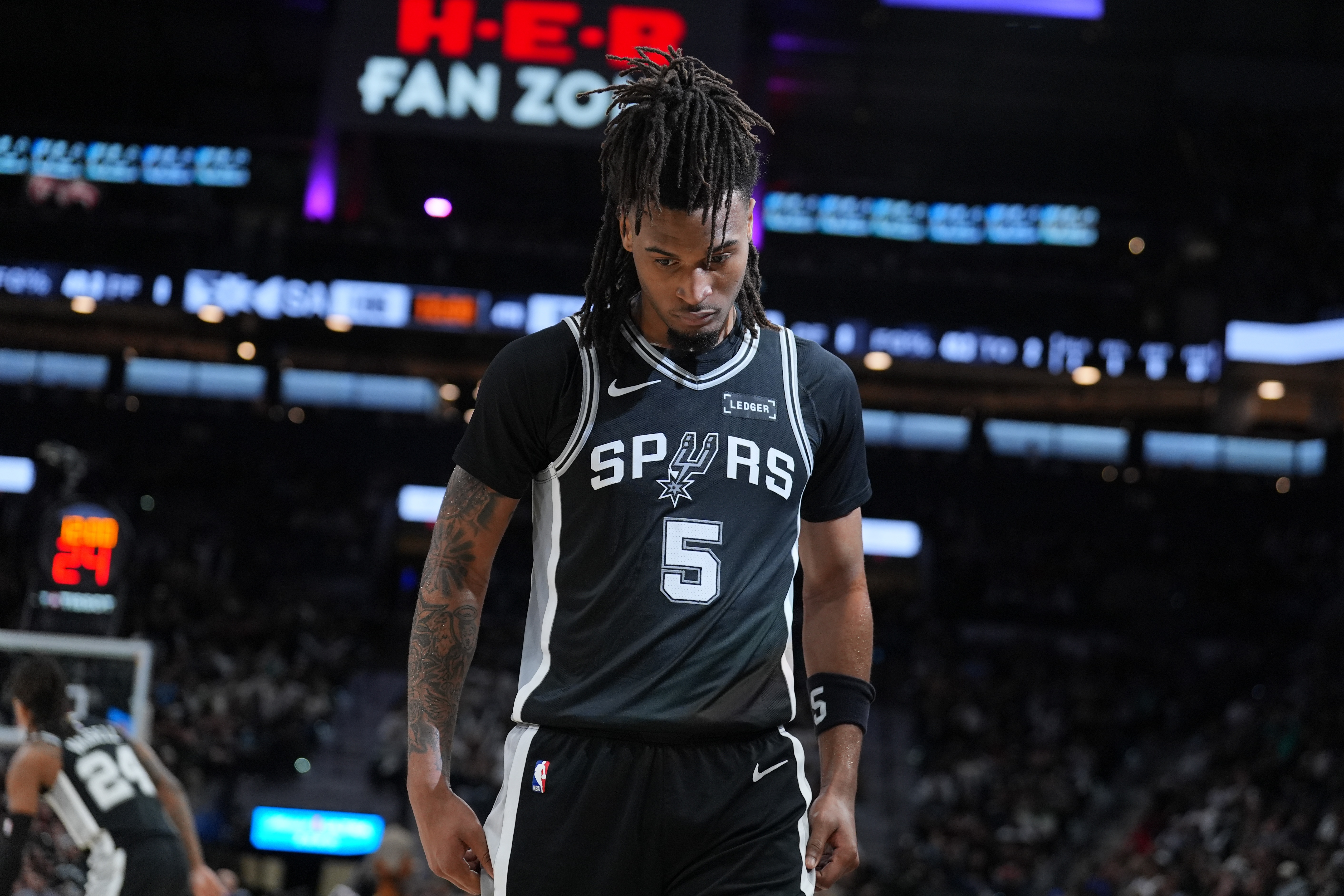 世界杯直播软件下载-Lowe：我太喜欢卡斯尔了 若我有球队我愿意出6个首轮签换他